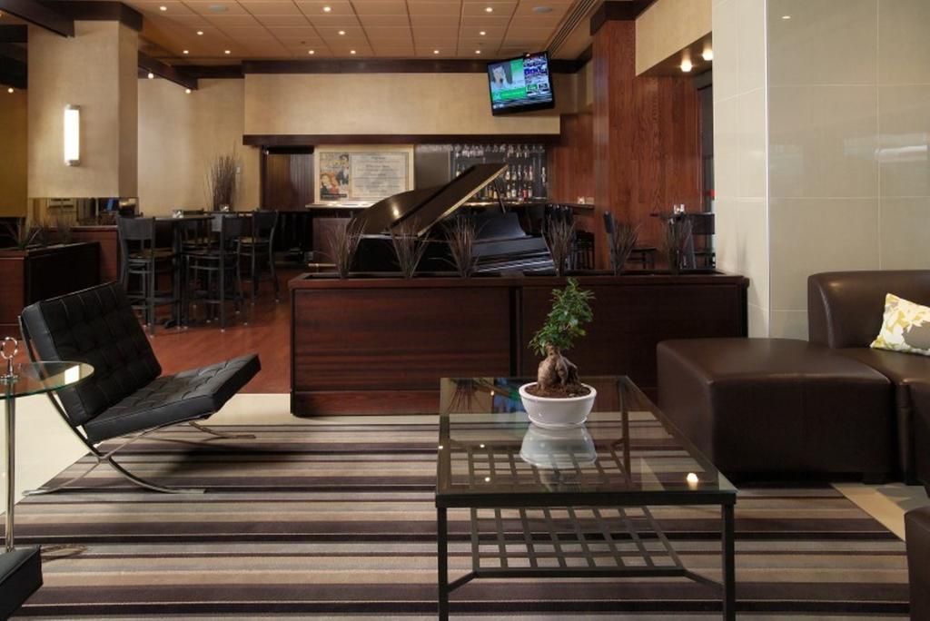 Best Western Primrose Hotel Downtown Торонто Экстерьер фото