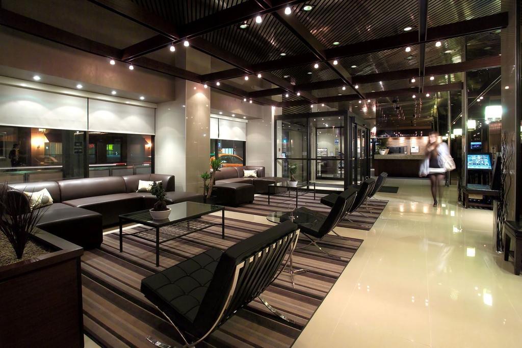 Best Western Primrose Hotel Downtown Торонто Экстерьер фото